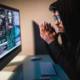 Hackerii au expus 16 miliarde de conturi: Facebook, Apple, Microsoft sau Google