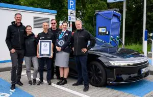 Record mondial: 1.205 km cu o mașină electrică la o singură încărcare