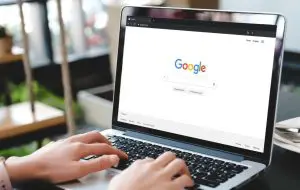 Google încearcă să resusciteze motorul de căutare afectat de AI