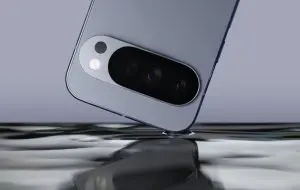 Google forțează degradarea bateriei pe Pixel 10 după 200 de încărcări. Funcția nu poate fi dezactivată