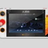 Consola handheld Atari cu controale retro poate fi în sfârșit cumpărată, la 2 ani de la anunțul oficial