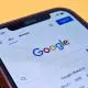 Google își păstrează colaborarea cu Apple pentru căutare