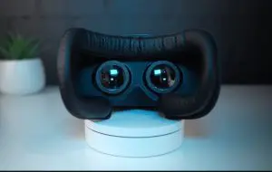 Cum poți să îți construiești propriul headset VR acasă cu doar 150 euro