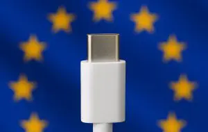 Revoluția USB-C continuă în Europa. Din 2028 toate încărcătoarele vor avea port-ul comun și cabluri detașabile