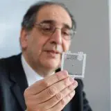 Cercetătorii au realizat un implant care redă vederea