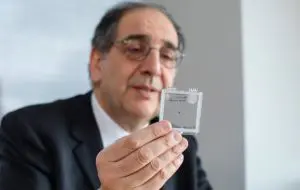 Cercetătorii au realizat un implant care redă vederea