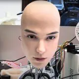 AheadForm a creat o față de robot care imită emoții reale
