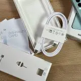 După încărcător, terminalele smartphone rămân și fără cablu USB în cutie