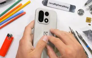 OnePlus 15 a supraviețuit testului de rezistență JerryRigEverything