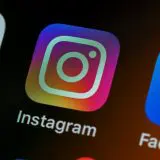 Instagram generază descrieri SEO AI pentru postări cu impact negativ pentru companii
