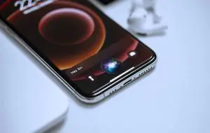 Apple va transforma Siri în chatbot adevărat pentru a combate ChatGPT