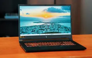 ACER Nitro V 17 AI este un laptop bun la toate (hands-on)