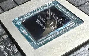 RTX 5090, învins de voltaj. Un overclocker a „crăpat” modelul rar Lightning Z cu preț de 5.000 euro