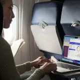 MacBook Air cu procesor M5 dublează spațiul de stocare, păstrează prețul