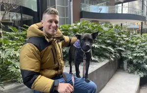 Un australian a creat un vaccin împotriva cancerului cu ChatGPT pentru a-și salva câinele