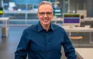 Johny Srouji, responsabil pentru Apple Silicon, preia divizia de hardware