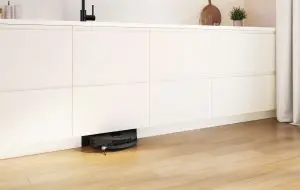 Bosch lansează un robot aspirator încorporabil care dispare sub mobilă