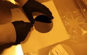 Criza RAM din 2026 a inspirat un pasionat să-și producă singur memoria acasă