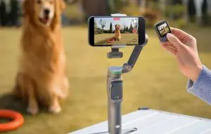 DJI Osmo Mobile 8P aduce chiar și o telecomandă wireless