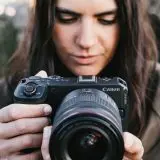 Canon lansează EOS R6 V și primul obiectiv RF full-frame cu zoom motorizat