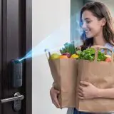 SwitchBot Lock Vision îți descuie ușa de la intrare prin recunoaștere facială 3D