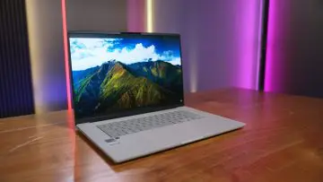ASUS ZenBook A16 (2025) review: procesoarele Snapdragon nu mai sunt doar pe telefoane!