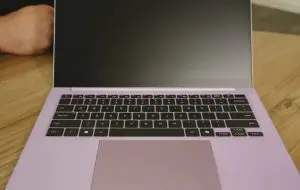 Intel detaliază Project Firefly, răspunsul său la MacBook Neo