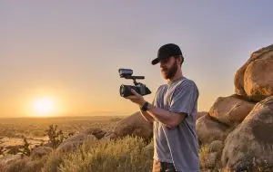 Sony lansează FX5, noua camera de „cinema” cu filmare Open Gate și RAW intern