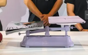 Huawei lansează cel mai ușor laptop de 14”: doar 798 de grame
