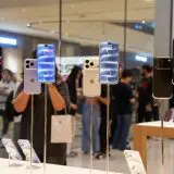 iPhone 18 Pro, noile căști AirPods 5 și ceasurile Apple Watch de ultimă generație sunt acum disponibile în magazinele din toată lumea