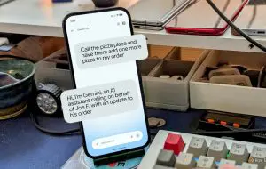 Gemini poate purta conversații telefonice în numele utilizatorului, prin noua funcție Call for Me