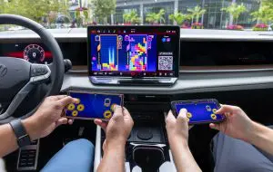 Wolksvagen introduce jocuri pe sistemele de infotainment din mașini începând cu 2027