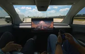 Tesla se pregătește să vândă o mașină fără pedale sau volan înainte de finalul lui 2026