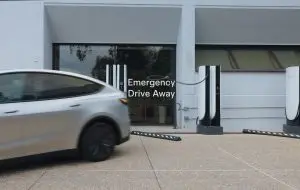 Noua funcție de pe mașinile Tesla te poate costa 25.000 de dolari dacă o folosești