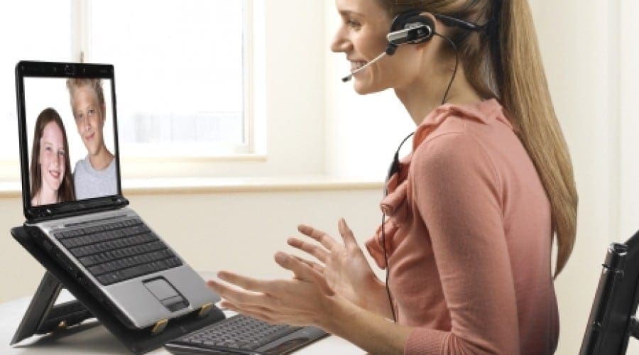 Noile căşti Logitech redau perfect fiecare sunet