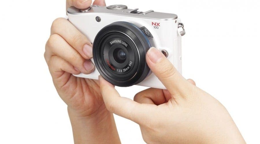 Samsung prezintă inovatorul NX100