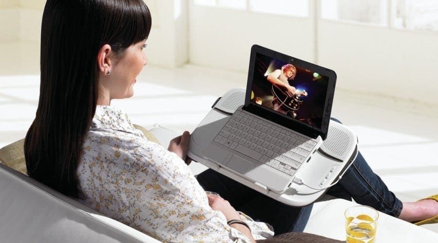 Logitech Speaker Lapdesk N550: Confort şi sunet puternic