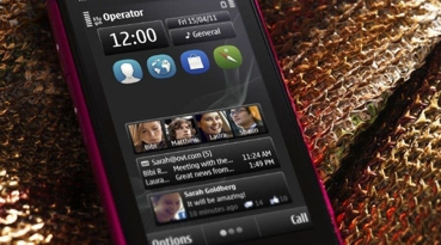 Nokia N8, disponibil pe roz