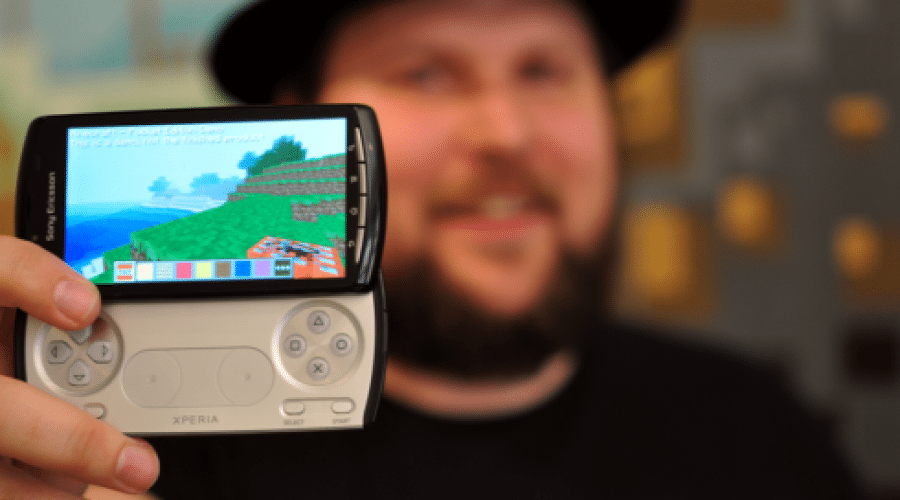 Minecraft şi alte 20 de jocuri pe Xperia Play (video)
