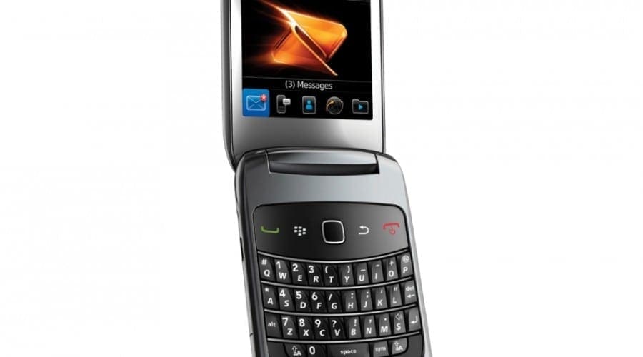 BlackBerry Style 9670: Puterea BlackBerry într-un design cu clapetă