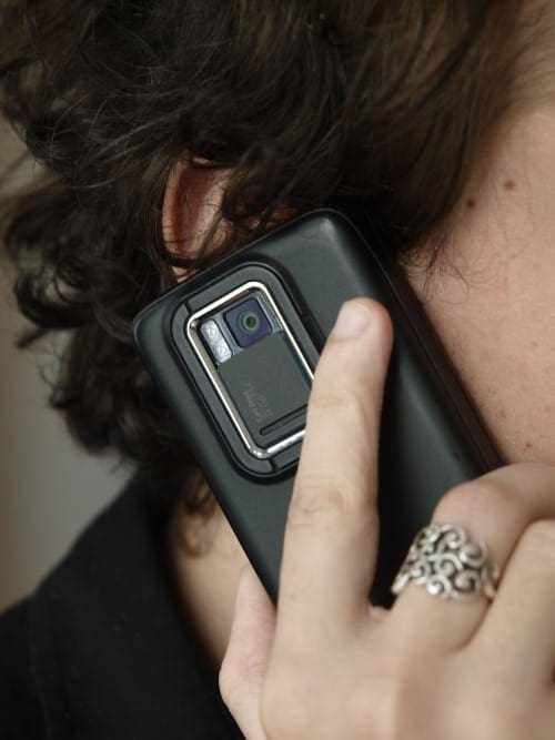 Numărul persoanelor ce deţin un telefon mobil a crescut cu 1700%