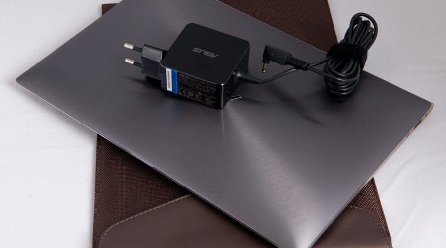 Review Asus Zenbook UX21: O nouă dimensiune