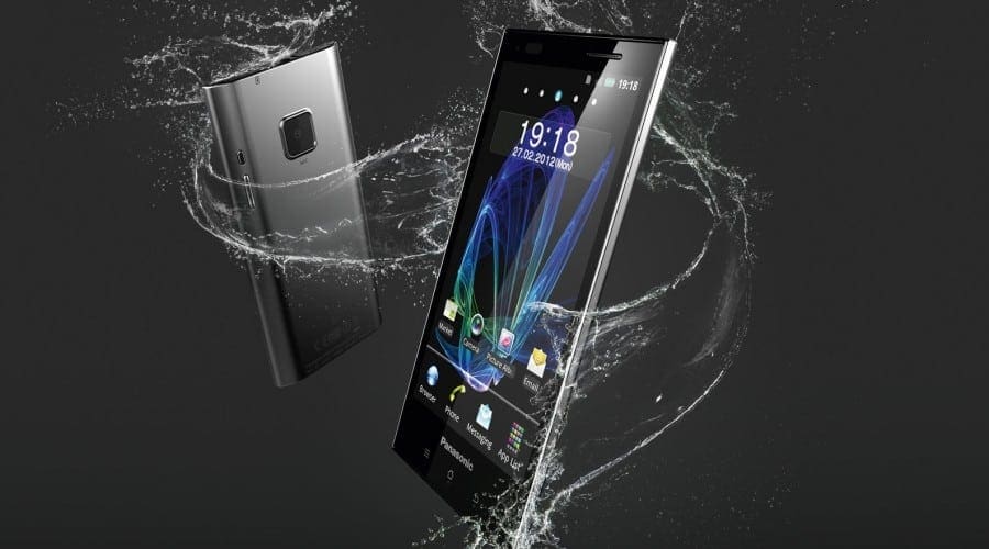 Panasonic Eluga: Smartphone high-end rezistent la apă şi praf