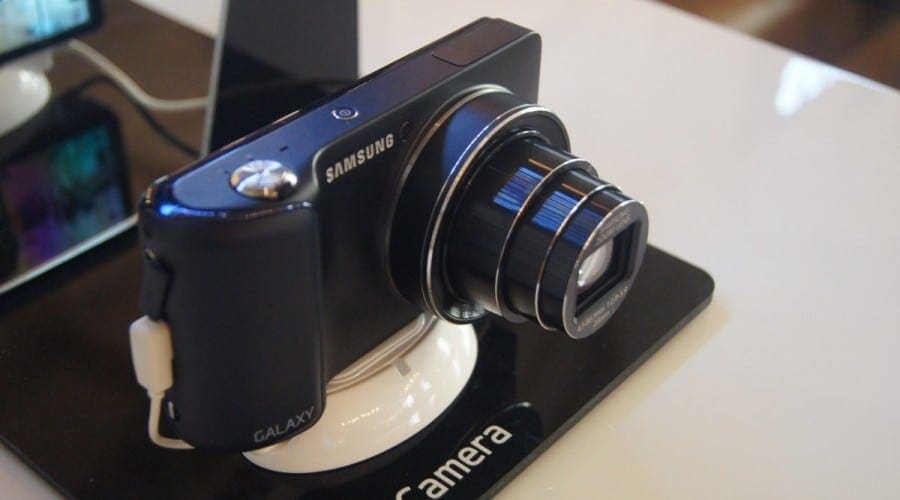 Samsung Galaxy Camera, camera cu sistem de operare Android, este disponibila oficial in Romania