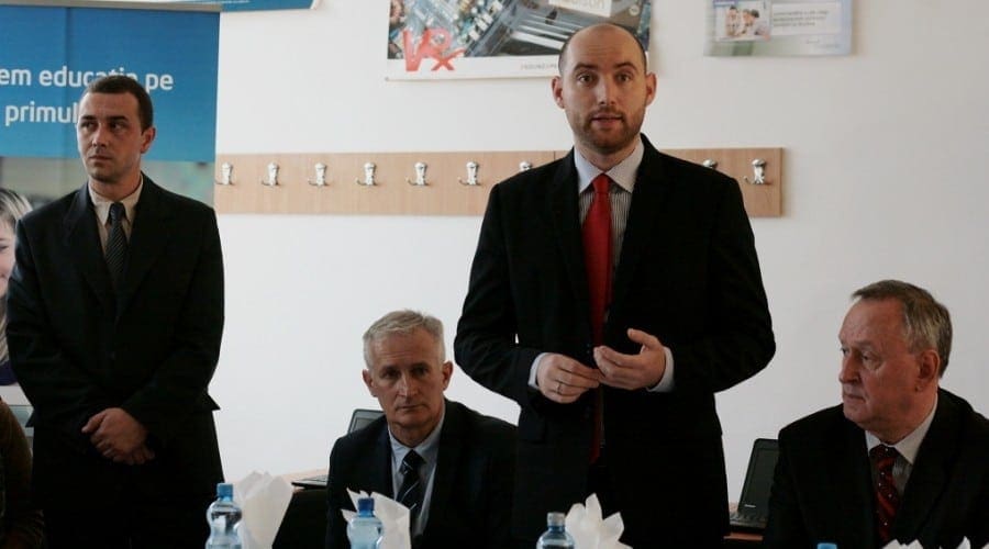 Intel, Microsoft, Lenovo şi Softwin sprijină educaţia în judeţul Bihor