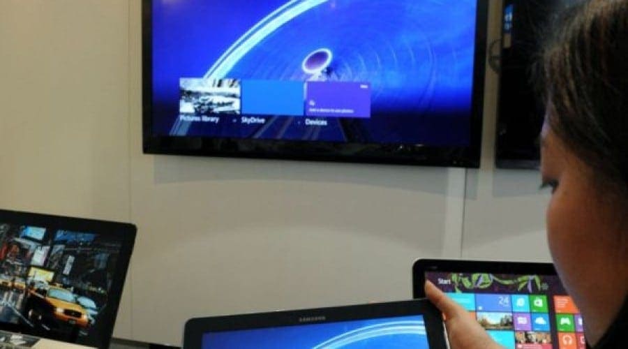 Intel continuă extinderea pe segmentul mobil: Noi procesoare şi tehnologii lansate la MWC