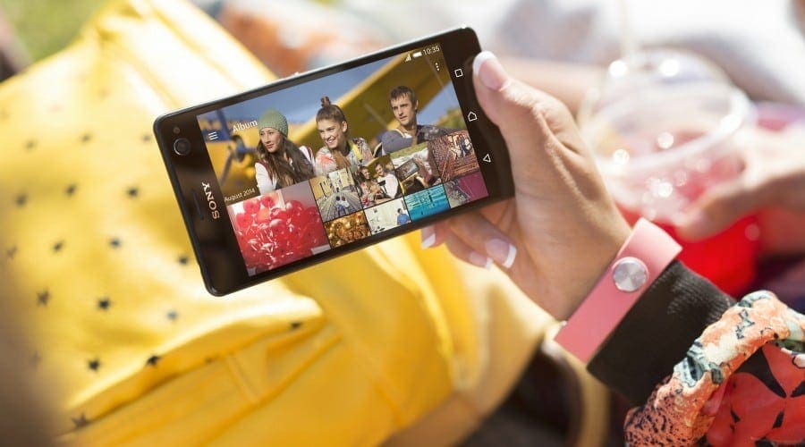 Sony a lansat Xperia C4, un smartphone gândit pentru fanii selfie