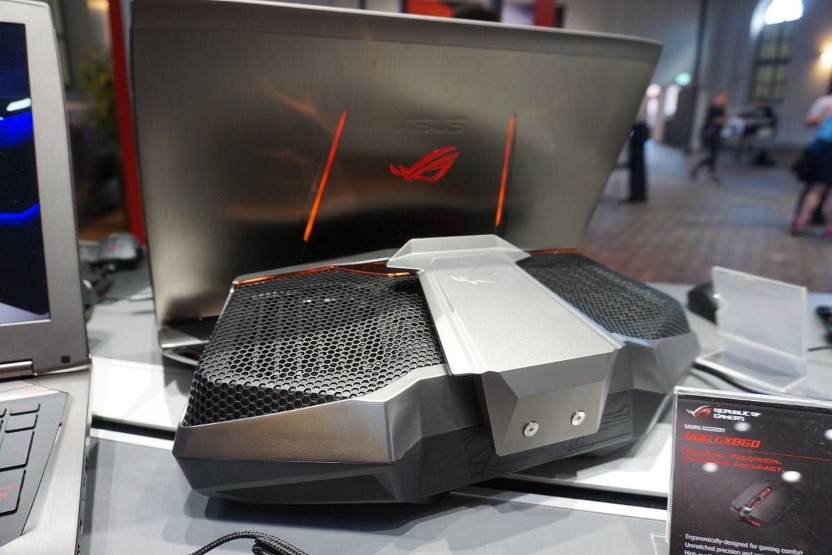 IFA 2015: Asus a lansat ROG GX700, primul laptop de gaming din lume cu răcire pe apă