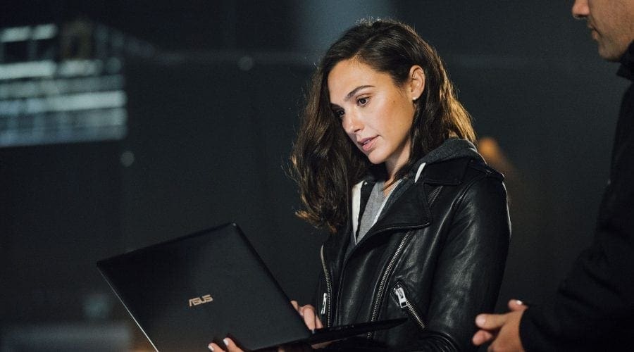 ASUS anunță parteneriatul cu Gal Gadot