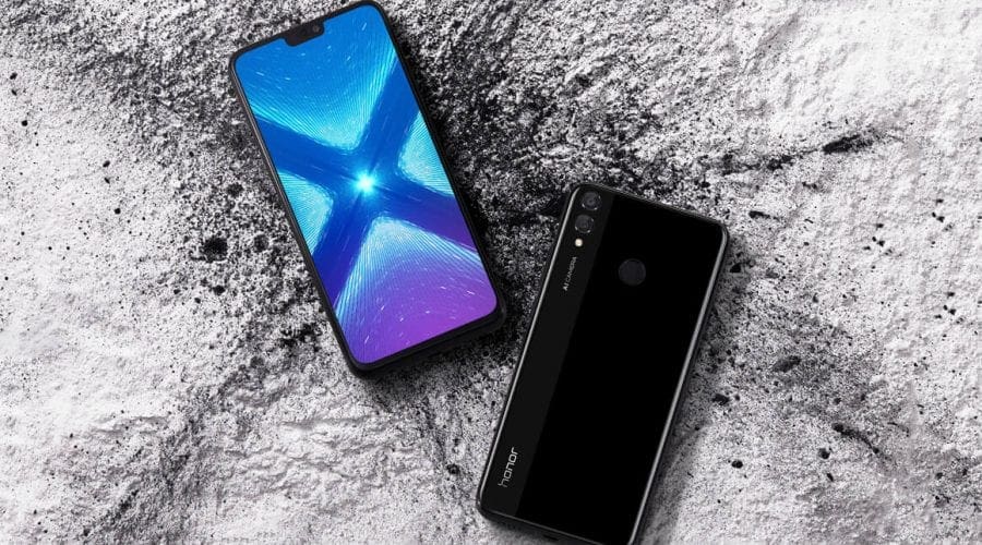 Orange este primul operator ce oferă clienților telefoane Honor